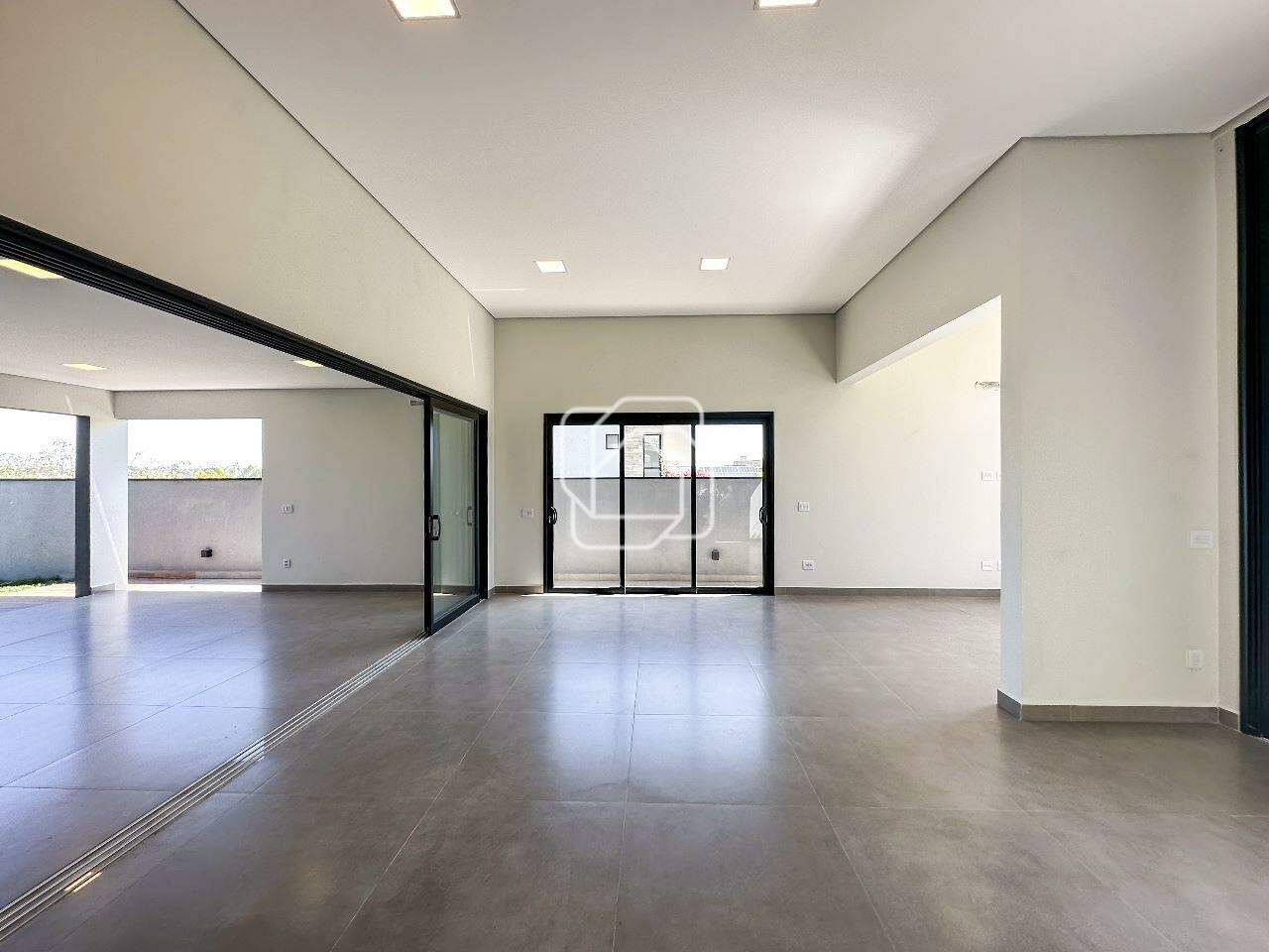 Casa de Condomínio para aluguel em Itu - SP - Condomínio Villas do Golfe: Ampla sala