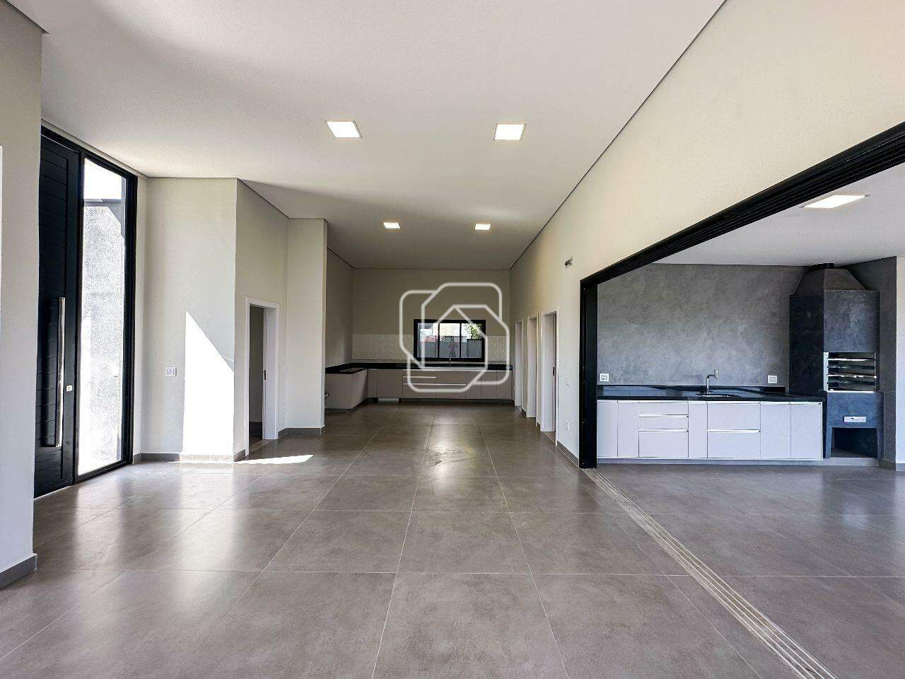 Casa de Condomínio para aluguel em Itu - SP - Condomínio Villas do Golfe: Sala, cozinha e gourmet