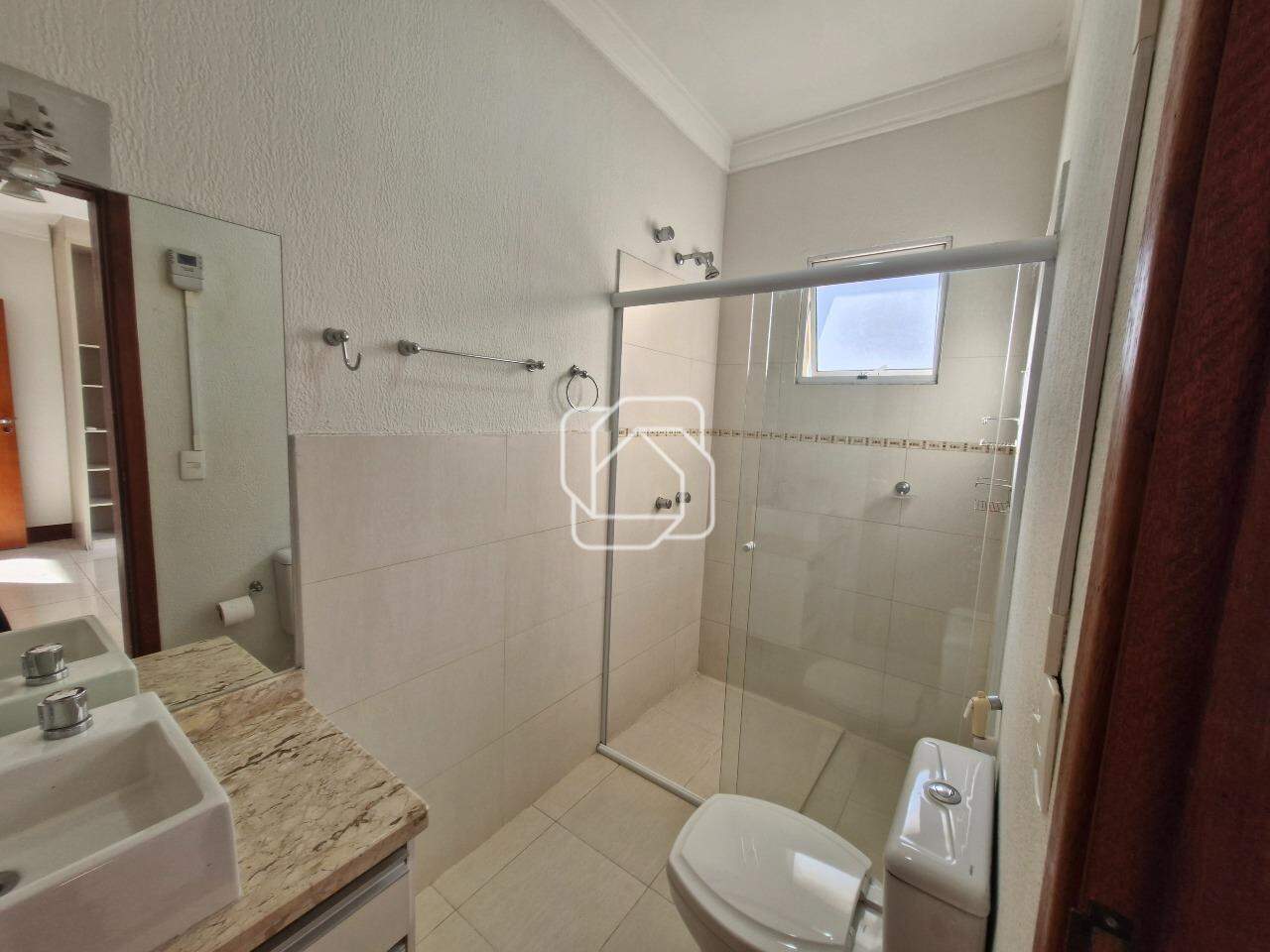 Casa de Condomínio para aluguel em Indaiatuba - SP - Jardim Residencial Santa Clara: Banheiro