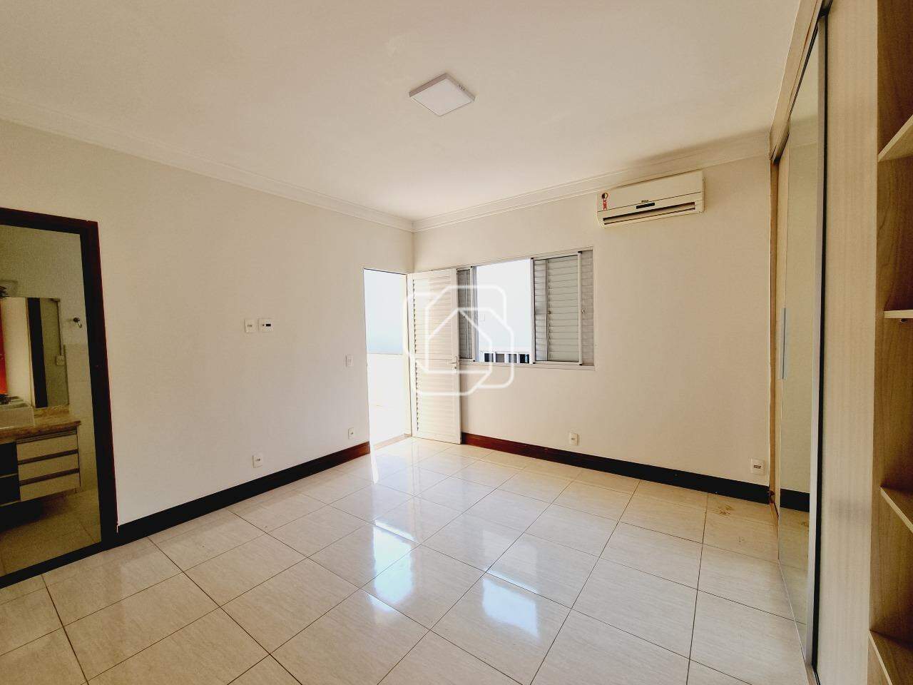 Casa de Condomínio para aluguel em Indaiatuba - SP - Jardim Residencial Santa Clara: Dormitório