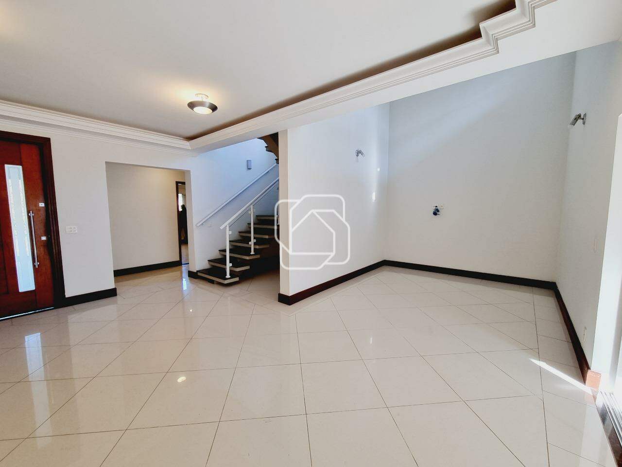 Casa de Condomínio para aluguel em Indaiatuba - SP - Jardim Residencial Santa Clara: Sala de estar