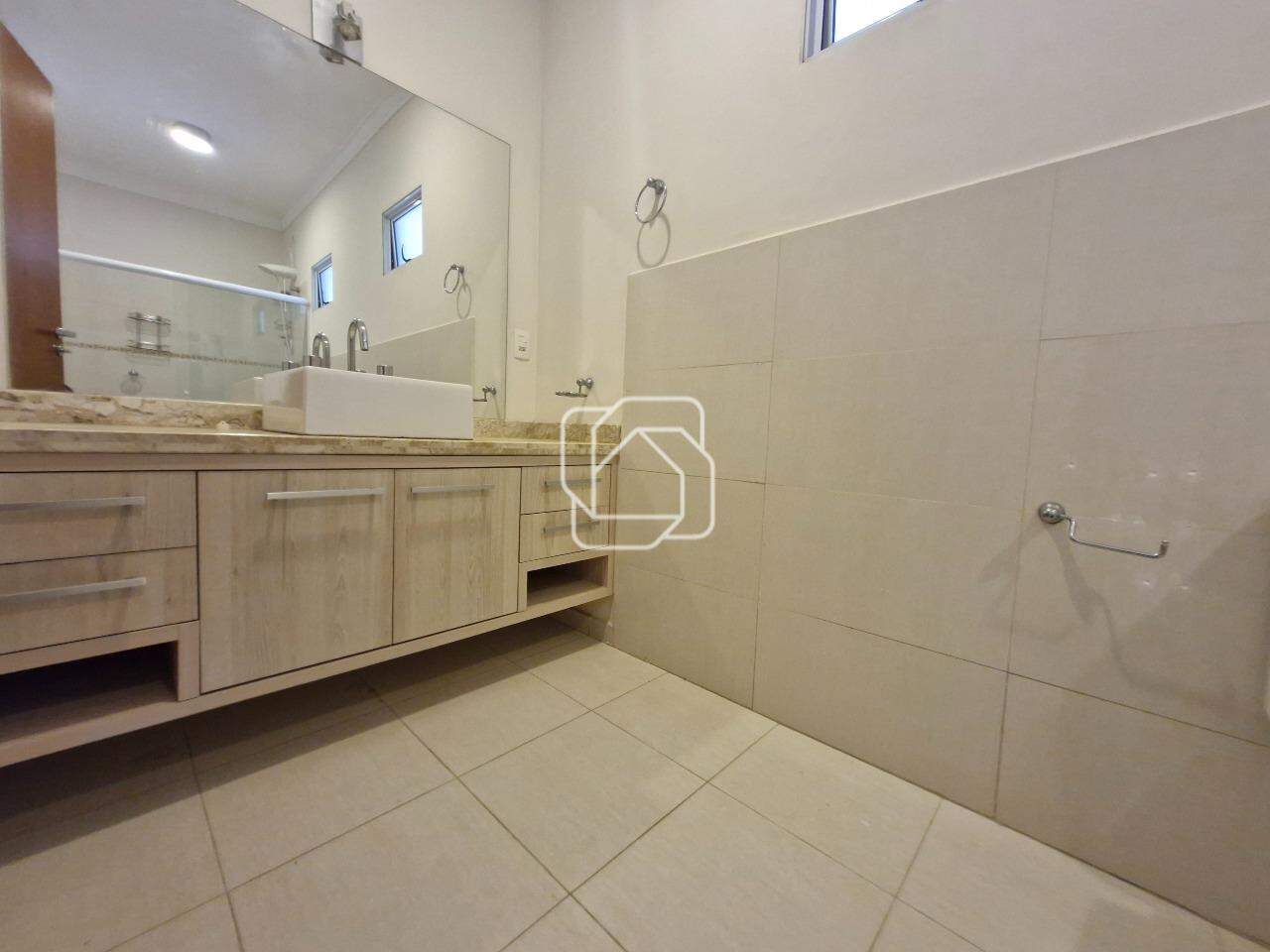 Casa de Condomínio para aluguel em Indaiatuba - SP - Jardim Residencial Santa Clara: Banheiro