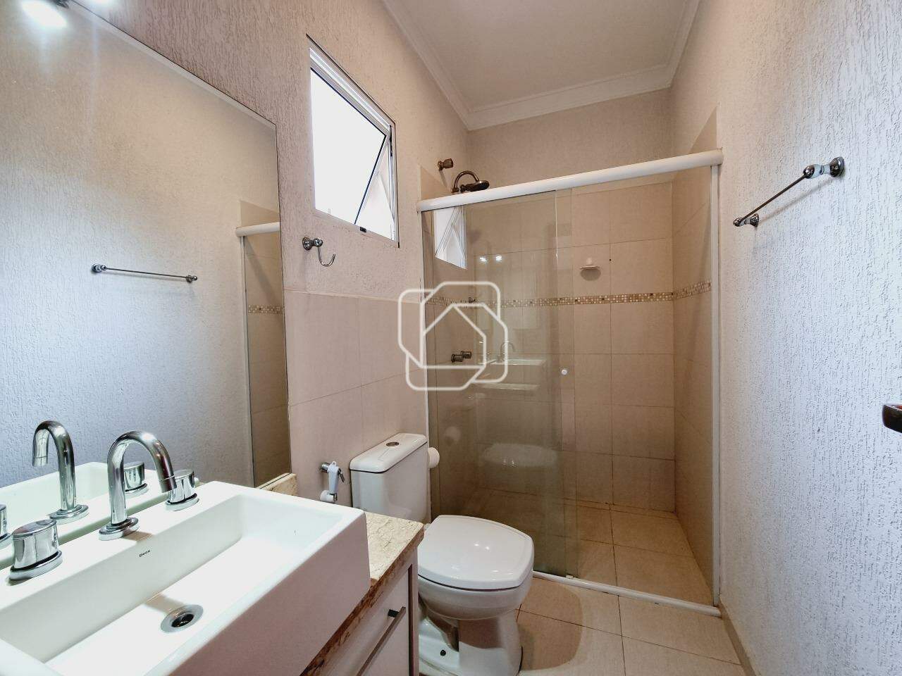 Casa de Condomínio para aluguel em Indaiatuba - SP - Jardim Residencial Santa Clara: Banheiro