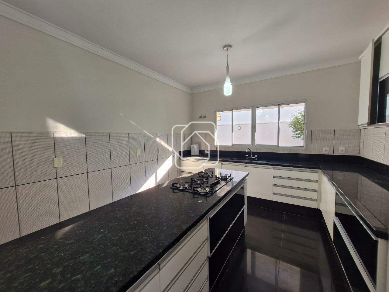 Casa de Condomínio para aluguel em Indaiatuba - SP - Jardim Residencial Santa Clara: Cozinha