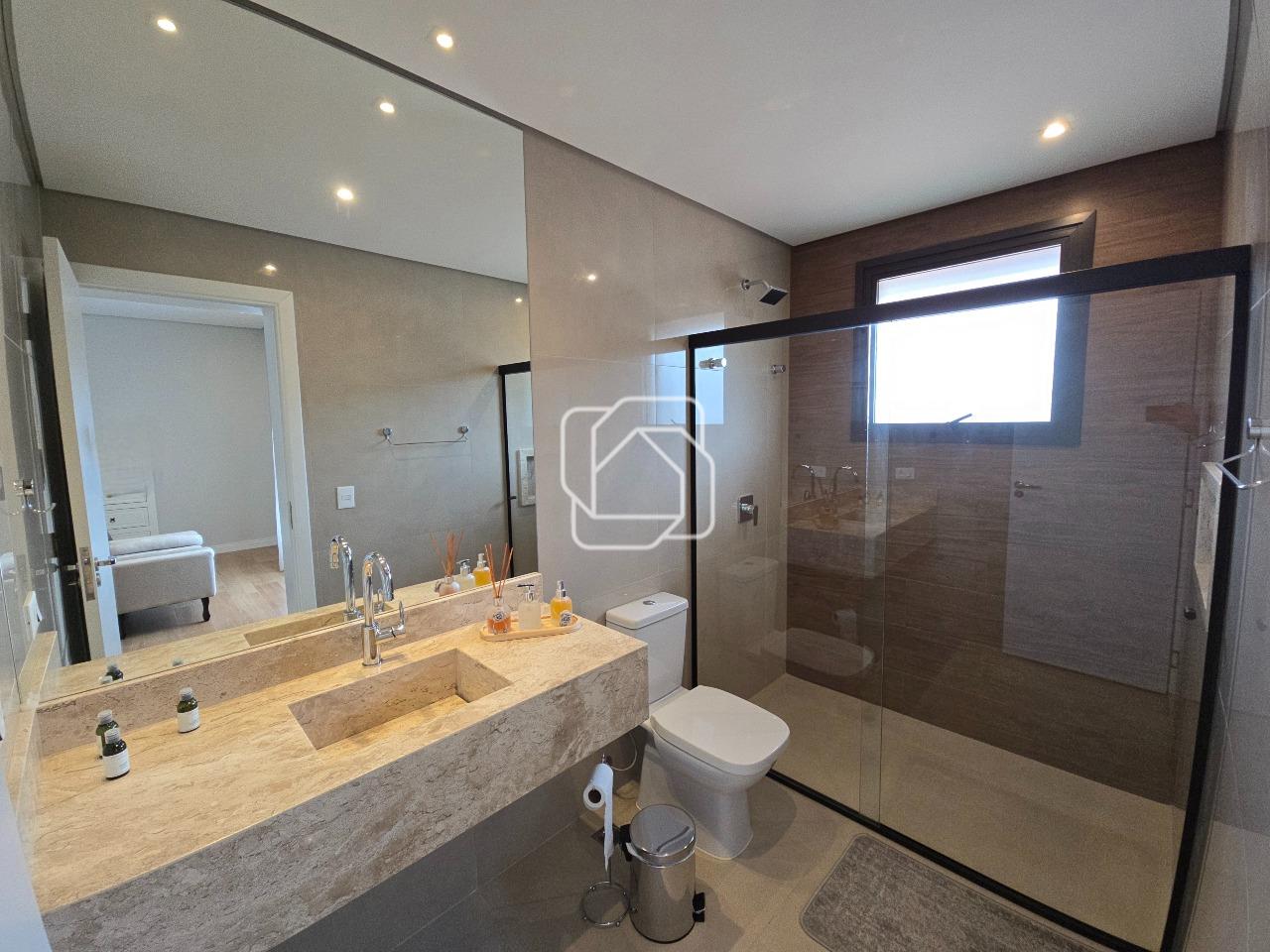 Casa de Condomínio à venda em Cabreúva - SP - Portal do Japy Golf Clube: Banheiro