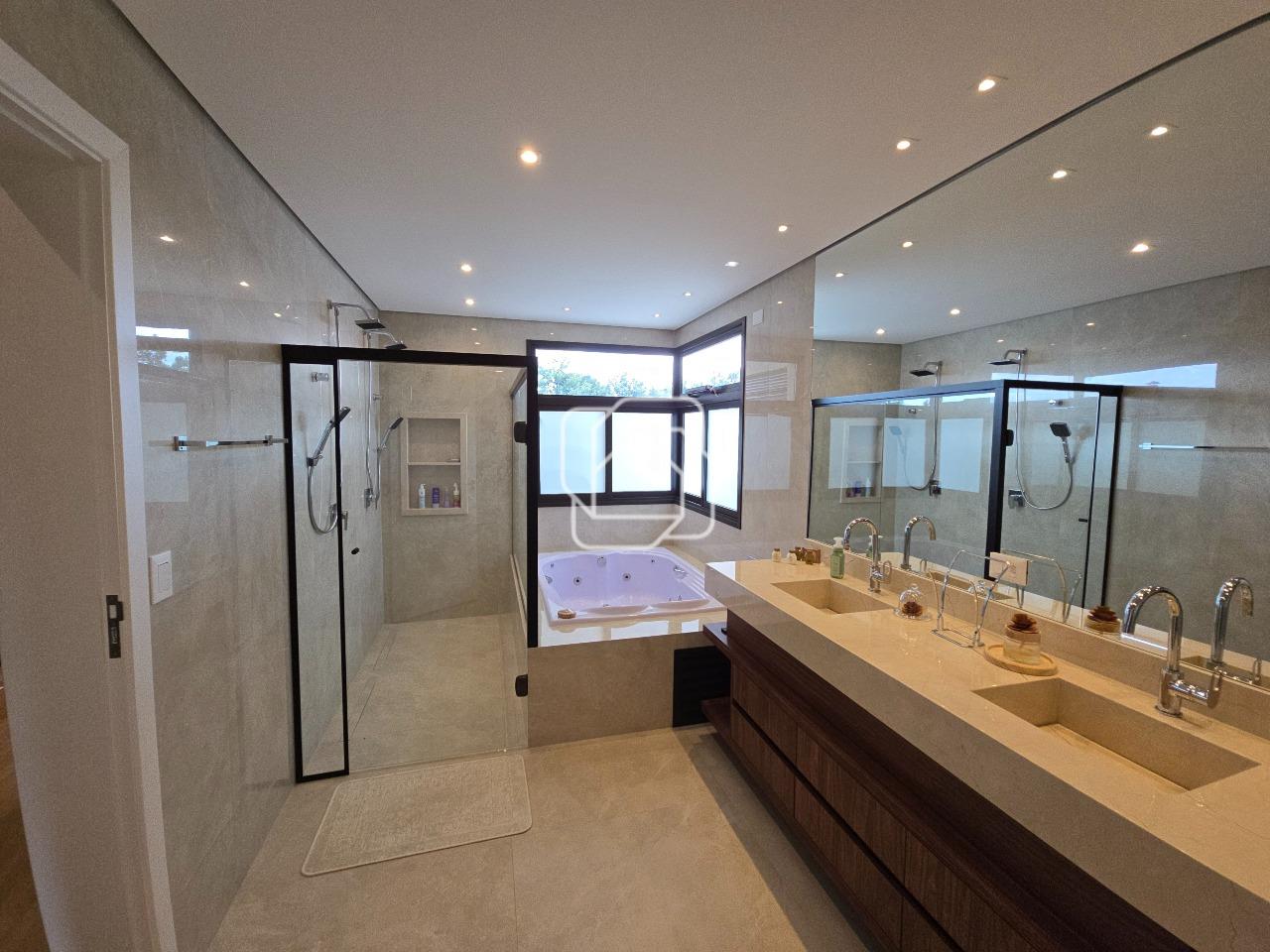 Casa de Condomínio à venda em Cabreúva - SP - Portal do Japy Golf Clube: Banheiro