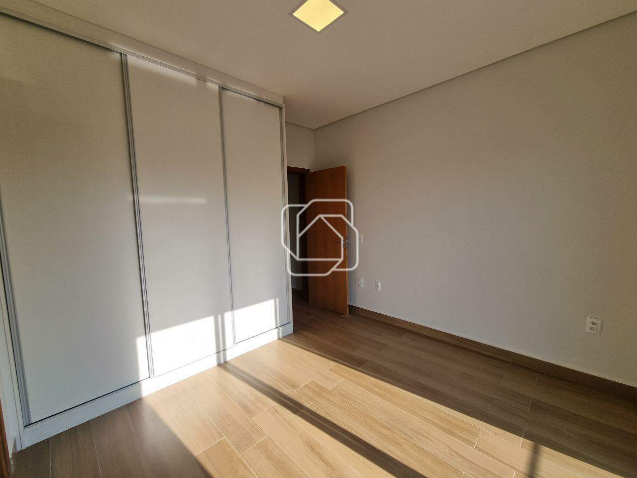 Casa de Condomínio para aluguel em Indaiatuba - SP - Jardim Mantova: Dormitório