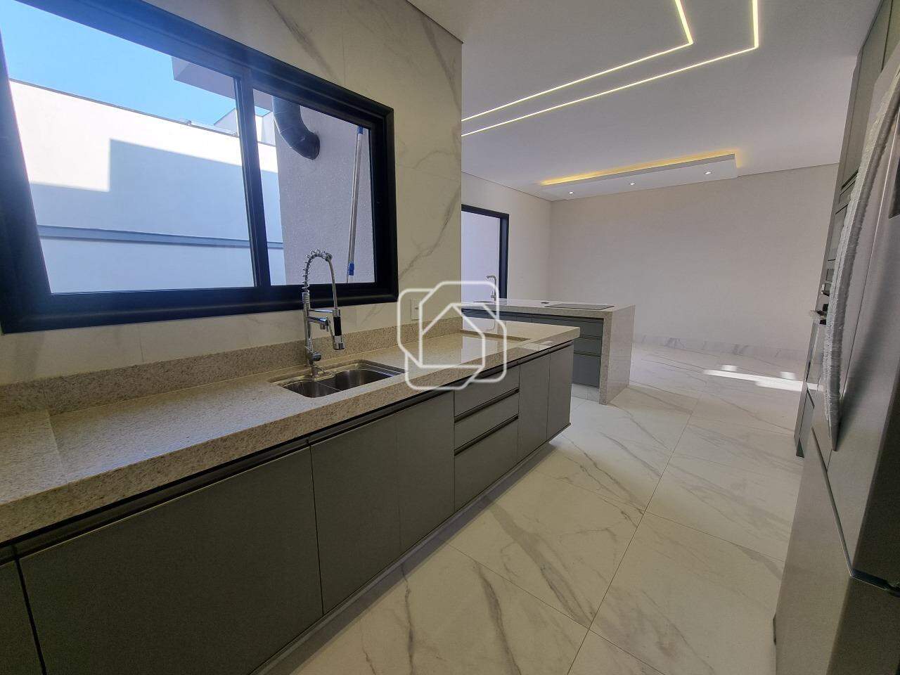 Casa de Condomínio para aluguel em Indaiatuba - SP - Jardim Mantova: Cozinha integrada