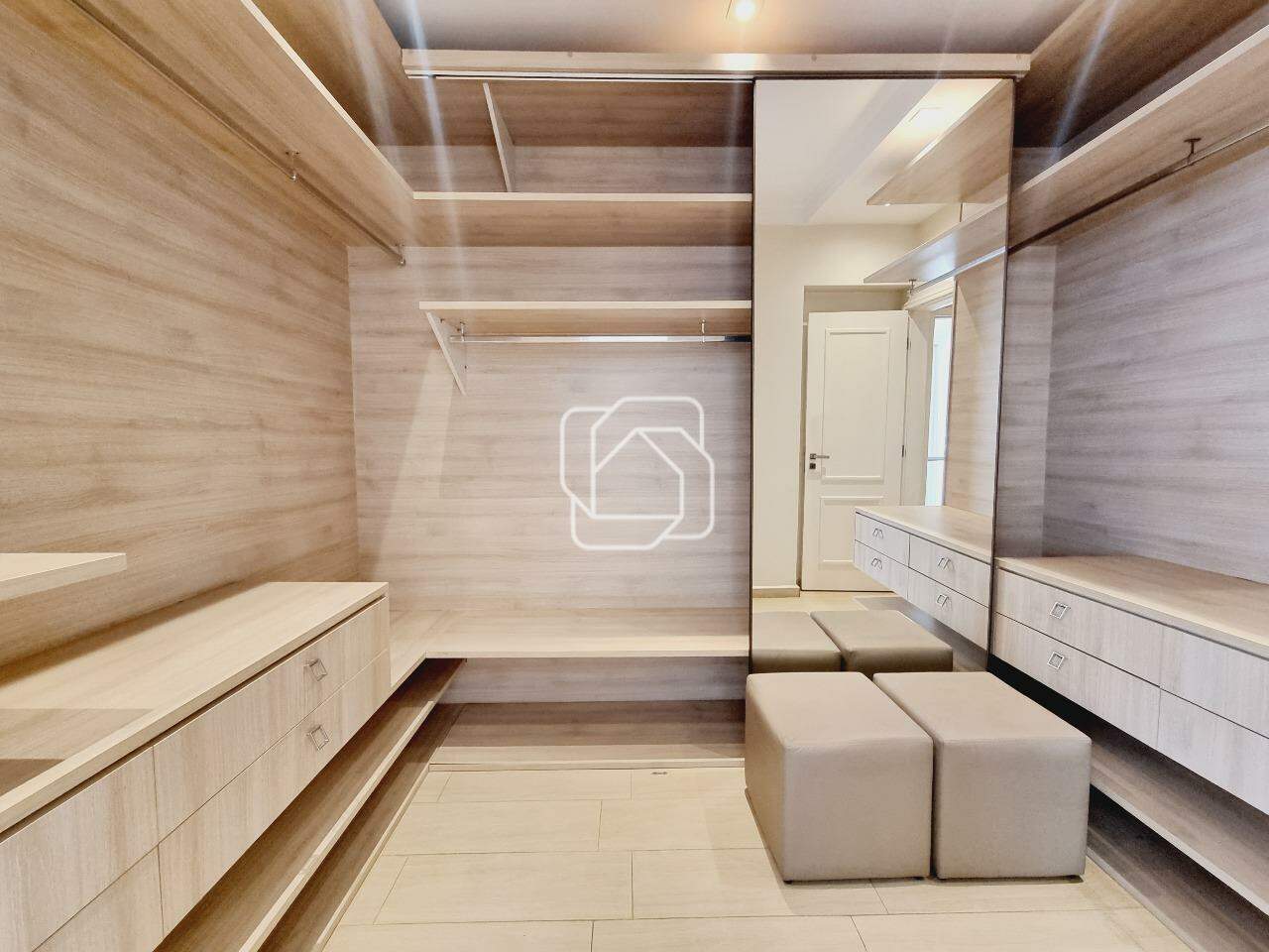 Casa de Condomínio para aluguel em Indaiatuba - SP - Jardim Vila Paradiso: Closet
