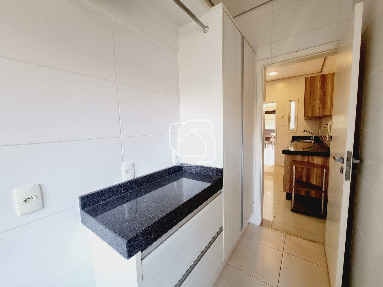 Casa de Condomínio para aluguel em Indaiatuba - SP - Jardim Vila Paradiso: Lavanderia