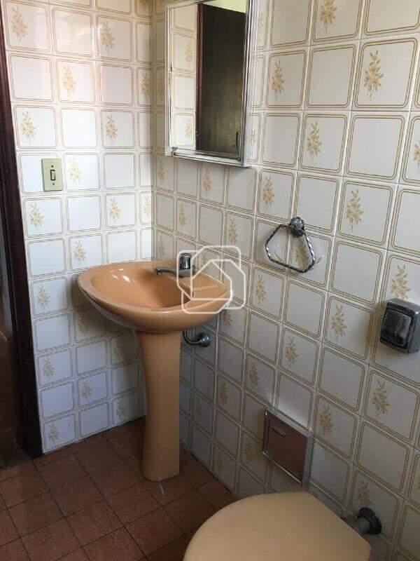 Casa de Condomínio para aluguel em Indaiatuba - SP - Colinas do Mosteiro de Itaici: Banheiro
