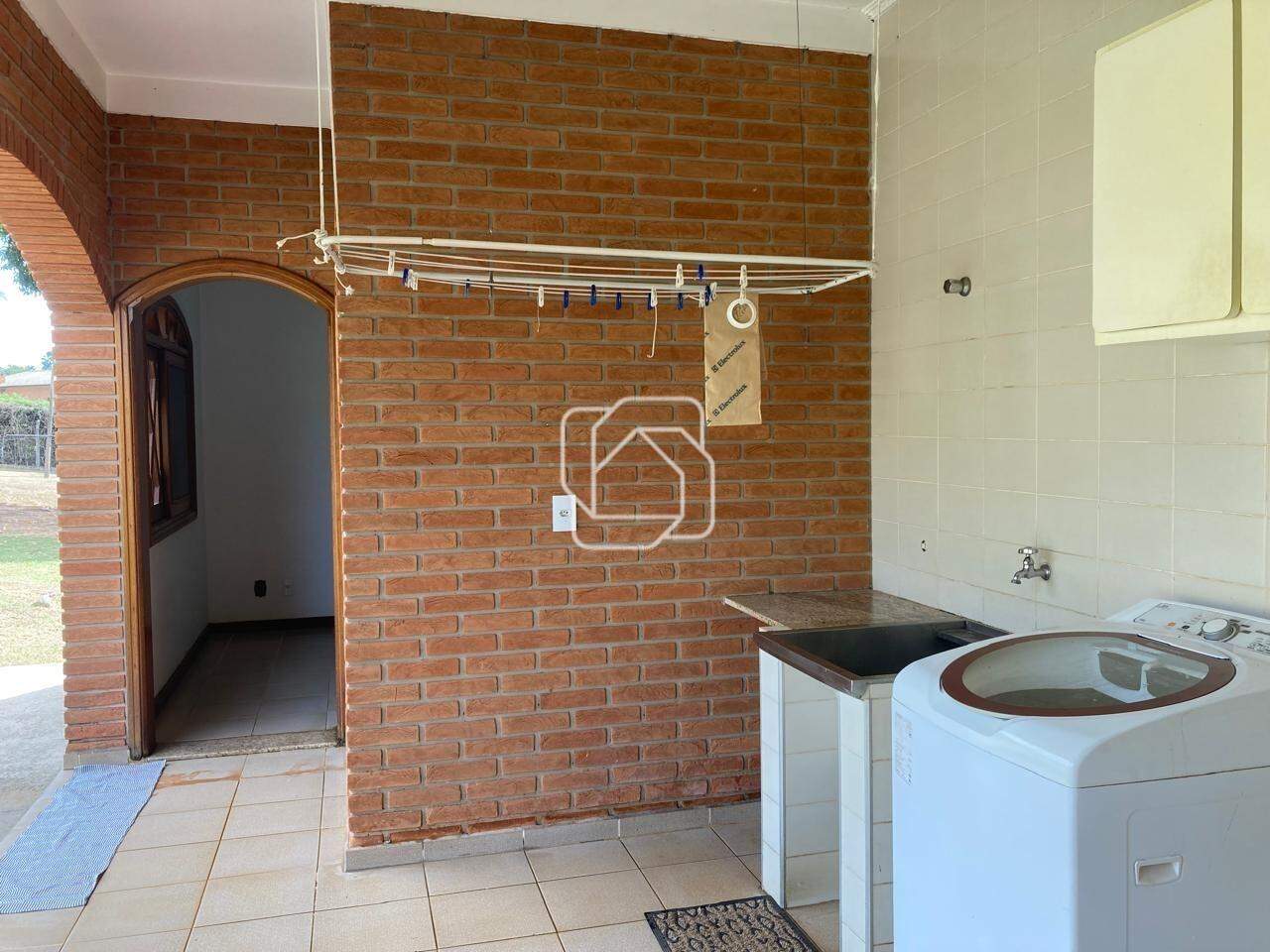 Casa de Condomínio para aluguel em Indaiatuba - SP - Colinas do Mosteiro de Itaici: Lavanderia