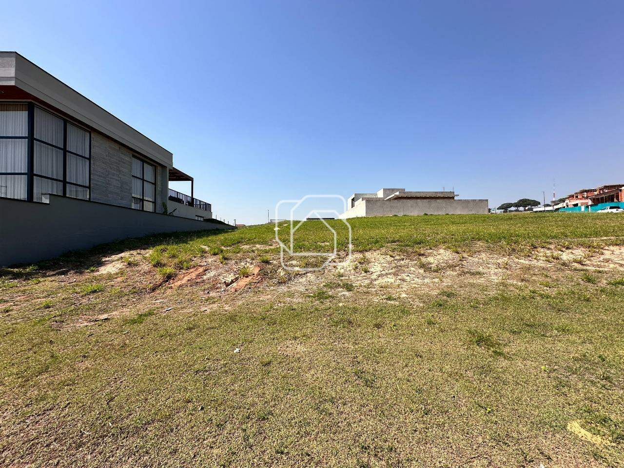Terreno à venda em Indaiatuba - SP - Parque Villa dos Pinheiros: Visão geral do terreno