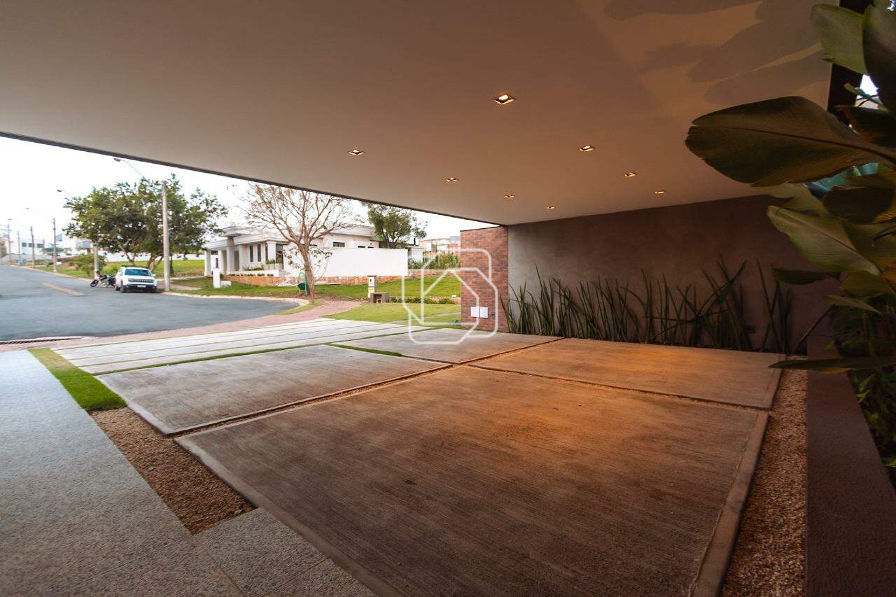 Casa de Condomínio à venda em Indaiatuba - SP - Jardim Indaiatuba Golf: Garagem