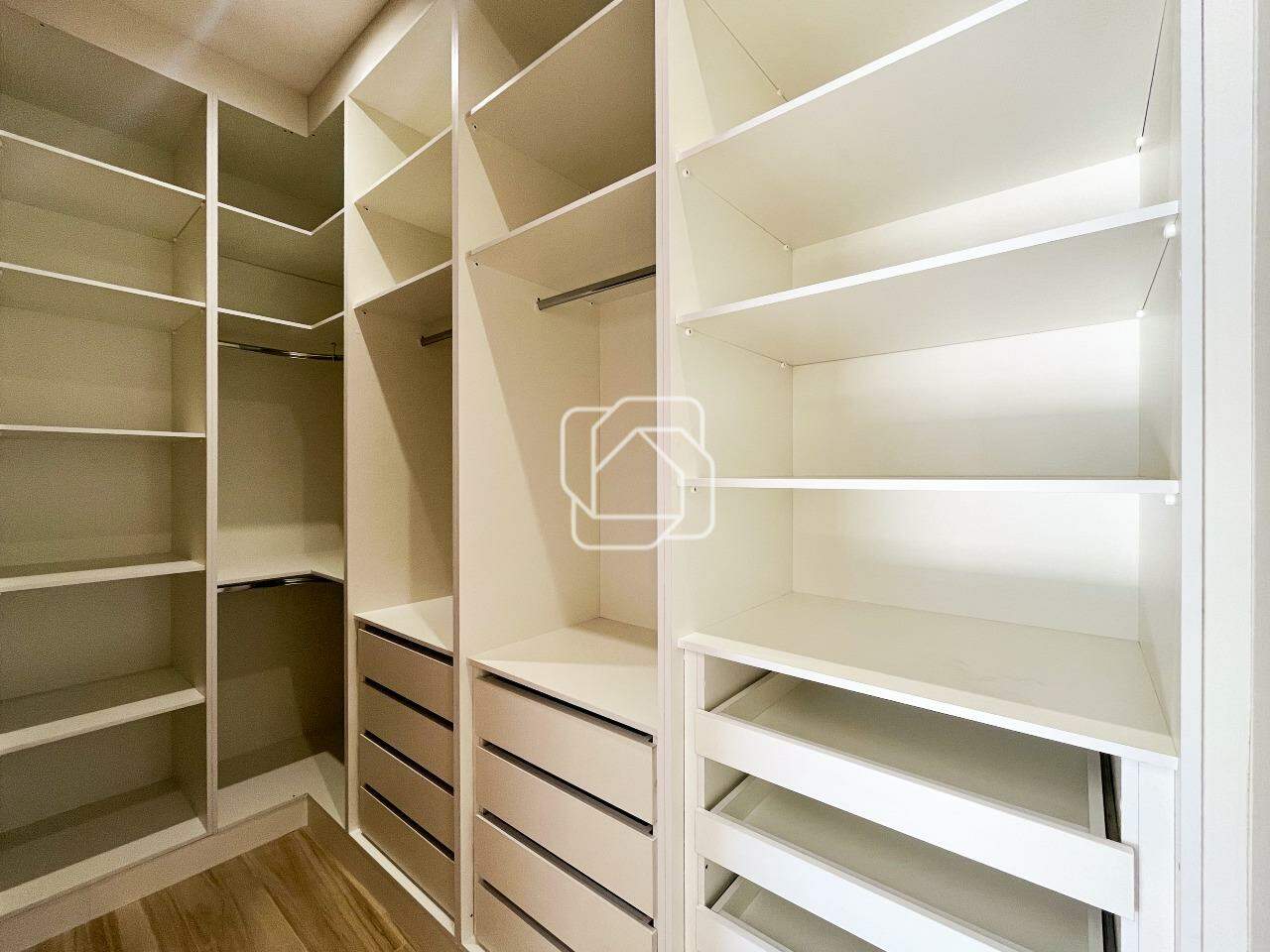 Casa de Condomínio à venda em Indaiatuba - SP - Condomínio Terra Magna: Closet