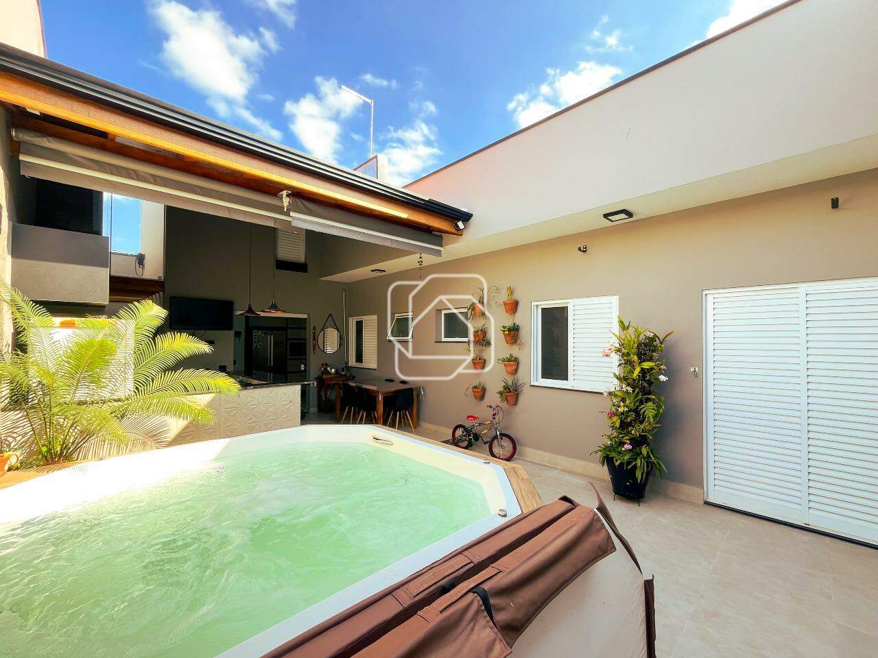Casa de Condomínio à venda em Indaiatuba - SP - Jardim Residencial Viena: Jacuzzi