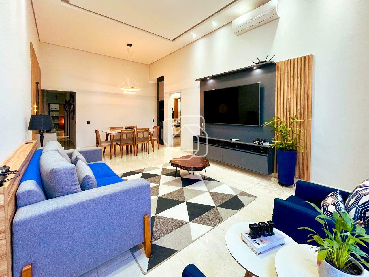 Casa de Condomínio à venda em Indaiatuba - SP - Jardim Residencial Viena: Sala de estar