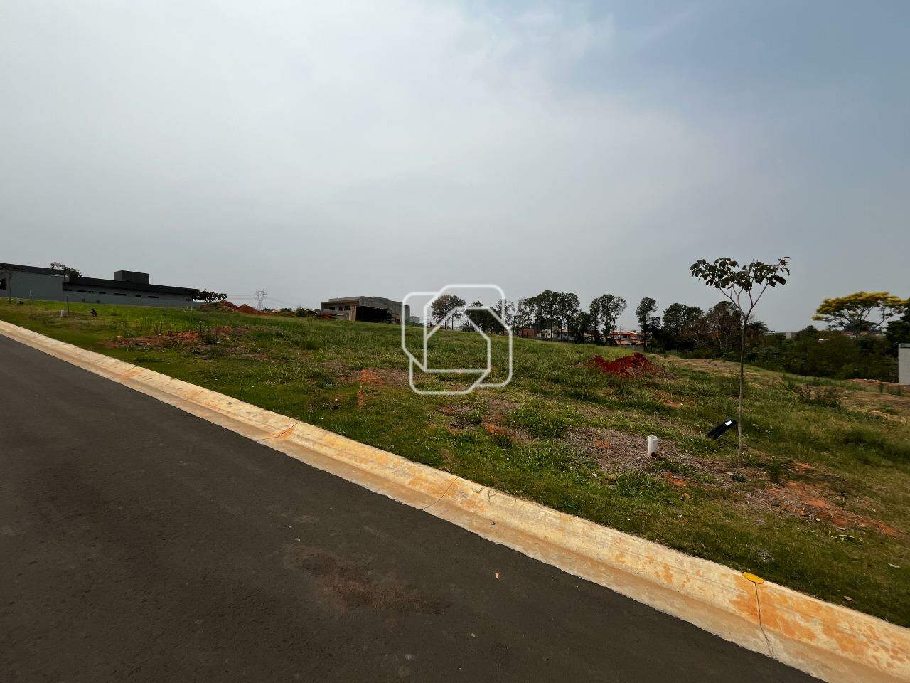 Terreno à venda em Indaiatuba - SP - Jardim Villa Sapezal: Visão geral do terreno