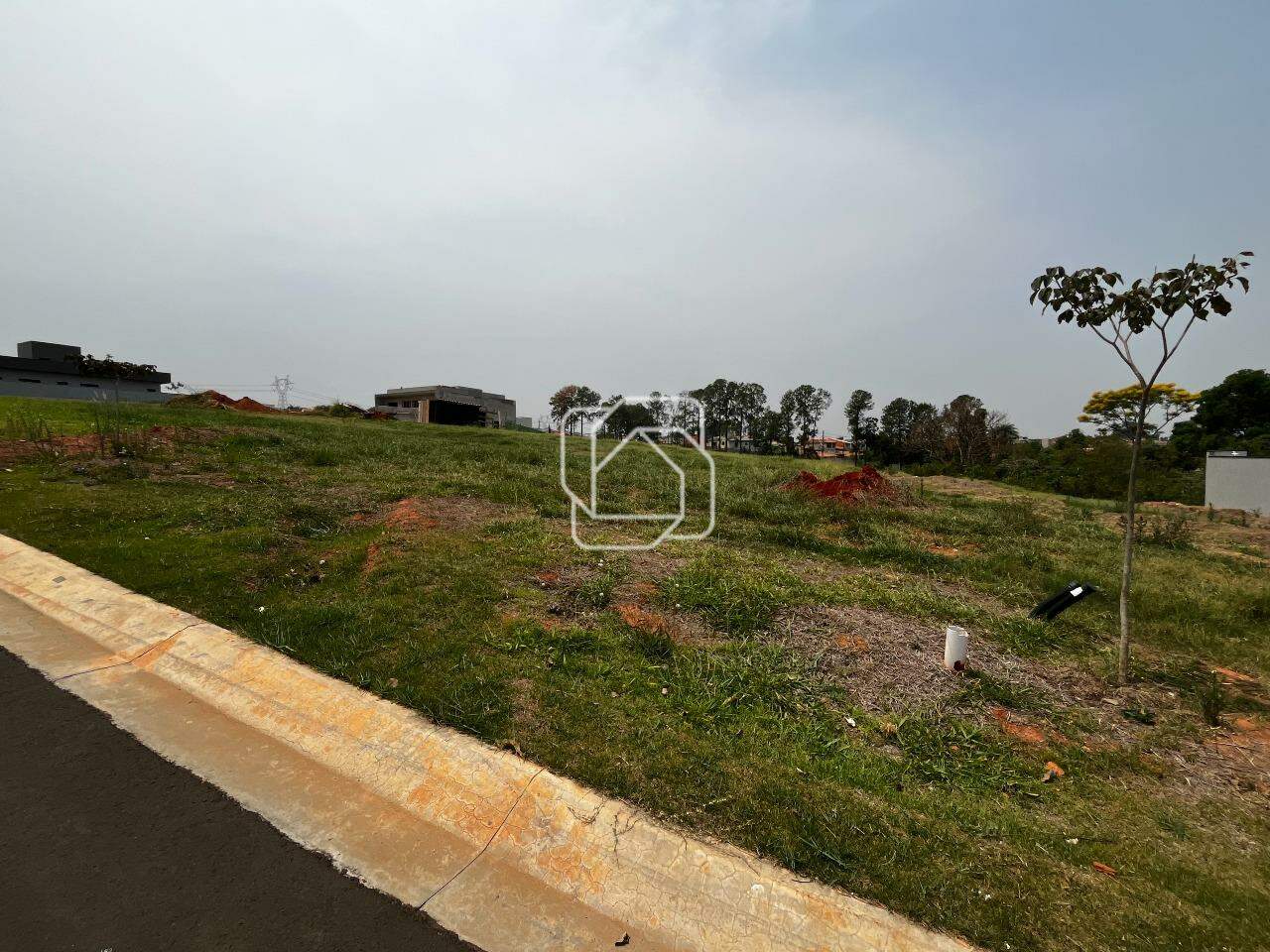Terreno à venda em Indaiatuba - SP - Jardim Villa Sapezal: Visão geral do terreno