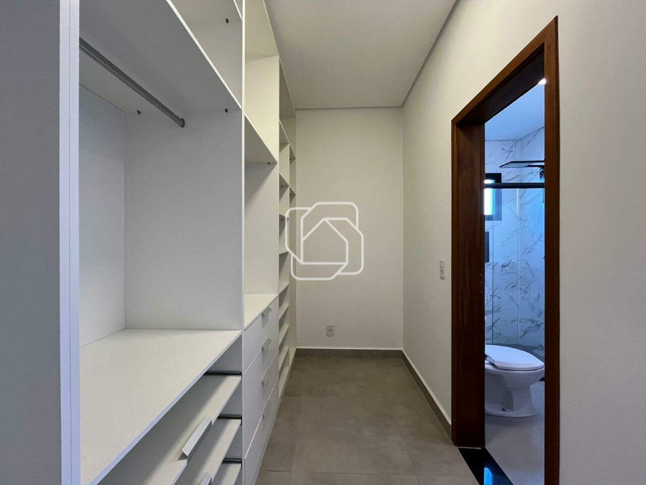 Casa de Condomínio à venda em Salto - SP - Residencial Lagos D’Icaraí: Closet
