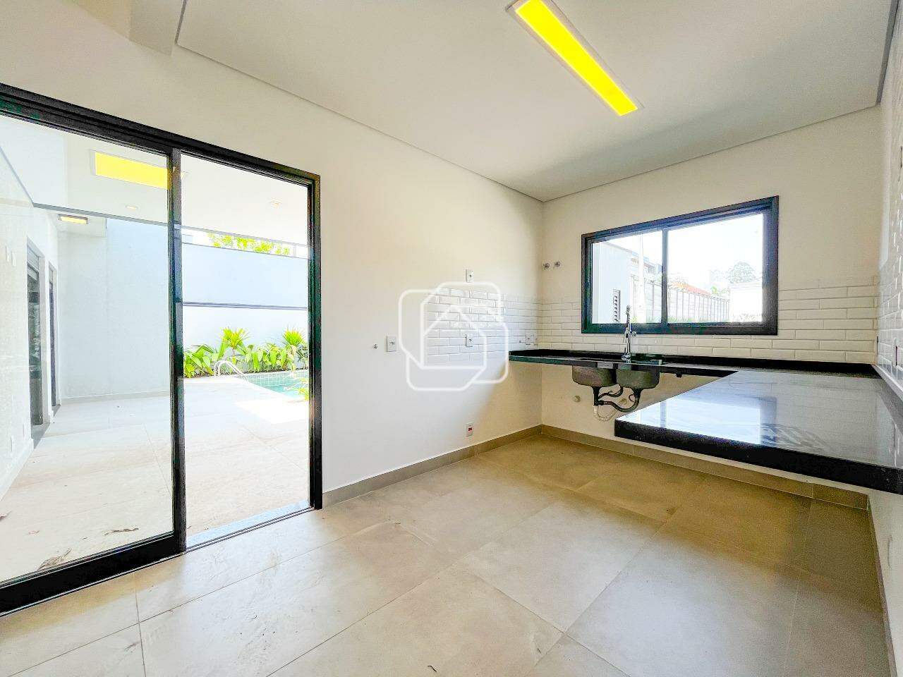 Casa de Condomínio à venda em Indaiatuba - SP - Jardins Di Roma: Cozinha
