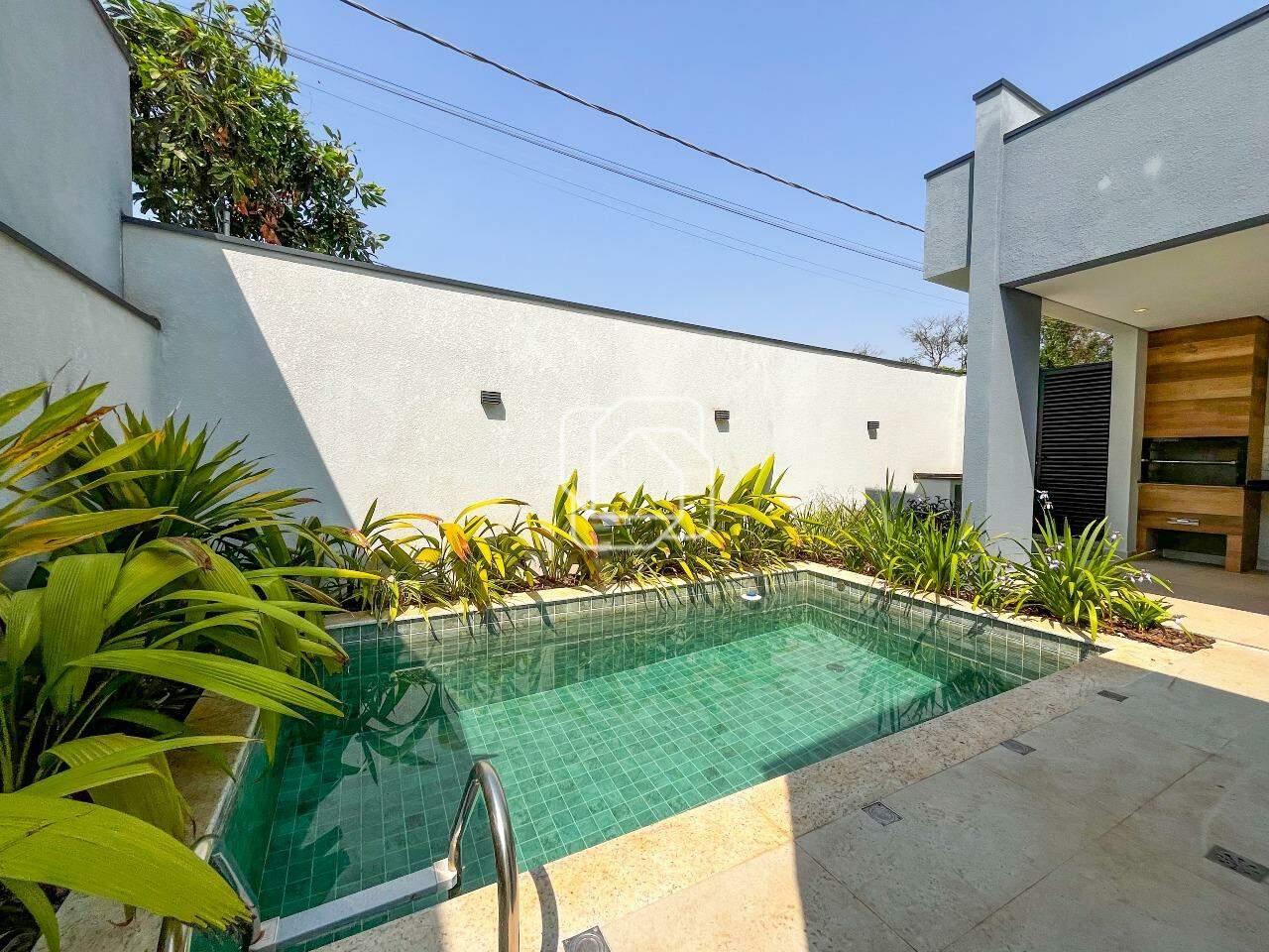 Casa de Condomínio à venda em Indaiatuba - SP - Jardins Di Roma: Área da piscina