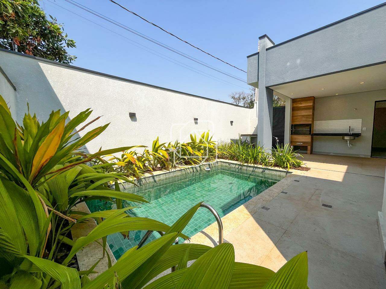 Casa de Condomínio à venda em Indaiatuba - SP - Jardins Di Roma: Área da piscina