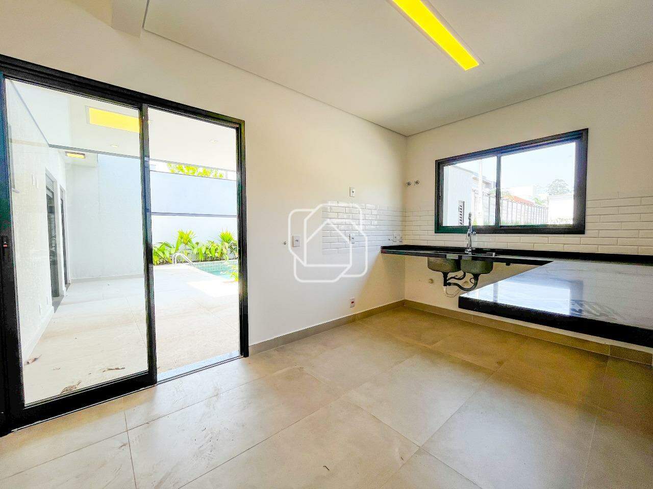 Casa de Condomínio à venda em Indaiatuba - SP - Jardins Di Roma: Cozinha