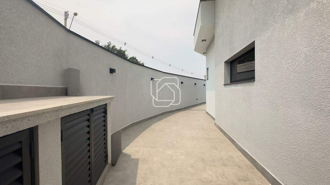 Casa de Condomínio à venda em Indaiatuba - SP - Jardim Residencial Viena: Corredor externo