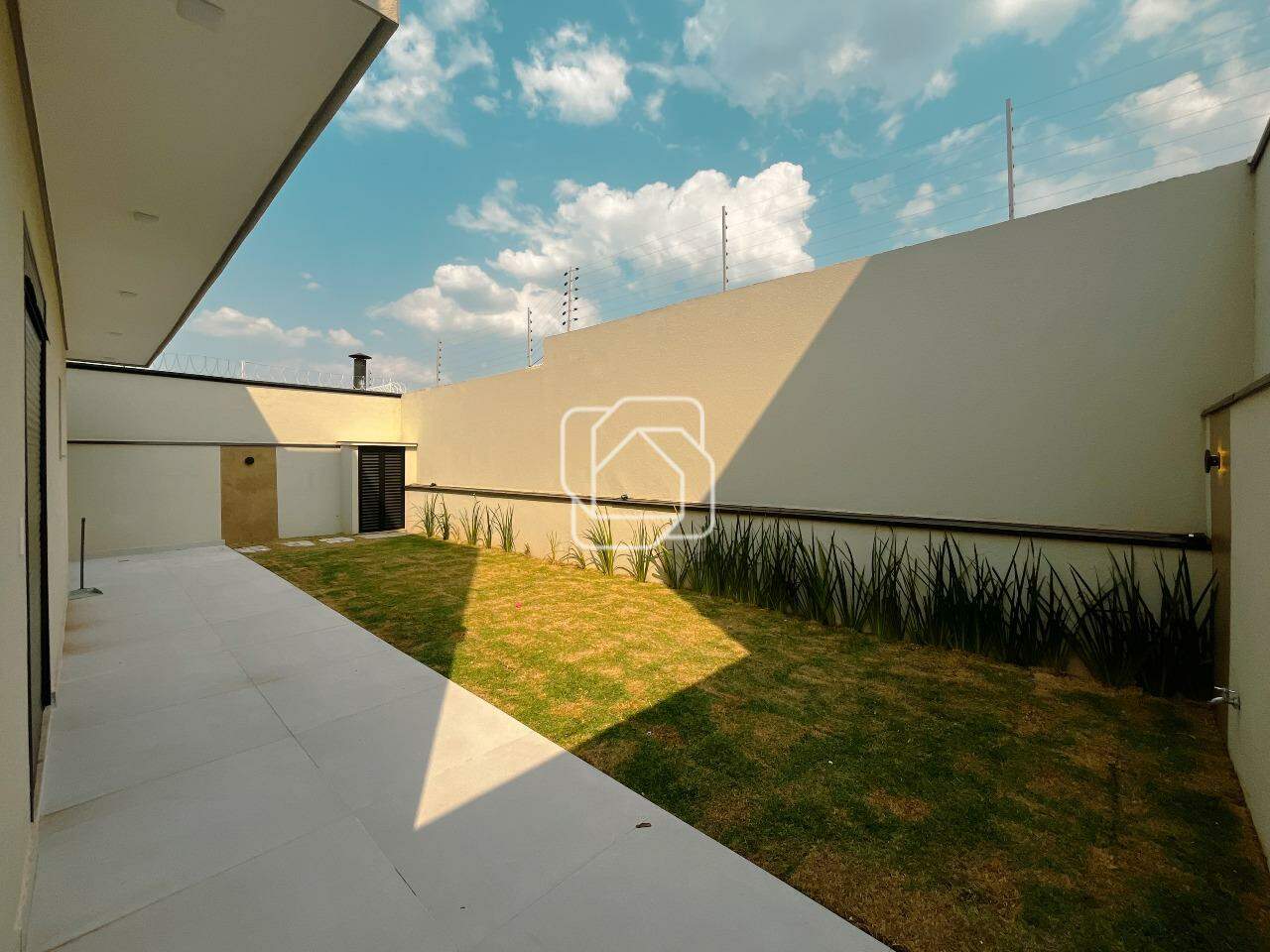 Casa de Condomínio à venda em Indaiatuba - SP - Jardim Residencial Alto de Itaici: Área externa