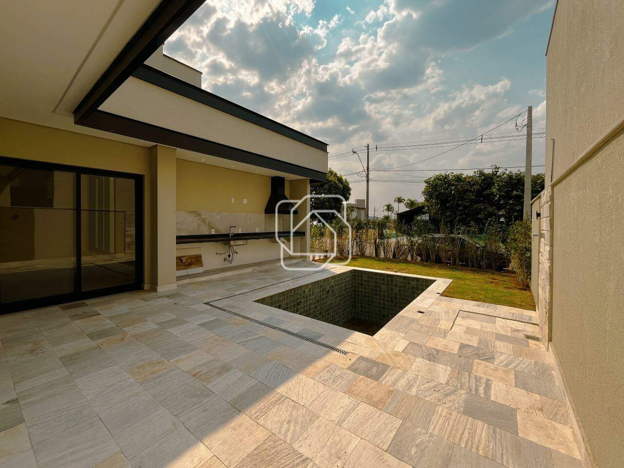 Casa de Condomínio à venda em Indaiatuba - SP - Jardim Residencial Alto de Itaici: Área externa