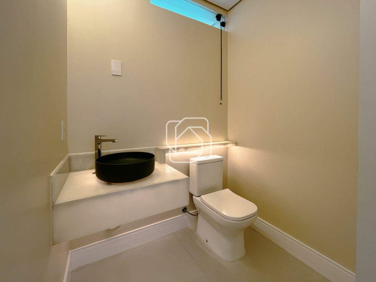 Casa de Condomínio à venda em Indaiatuba - SP - Jardim Residencial Alto de Itaici: Lavabo