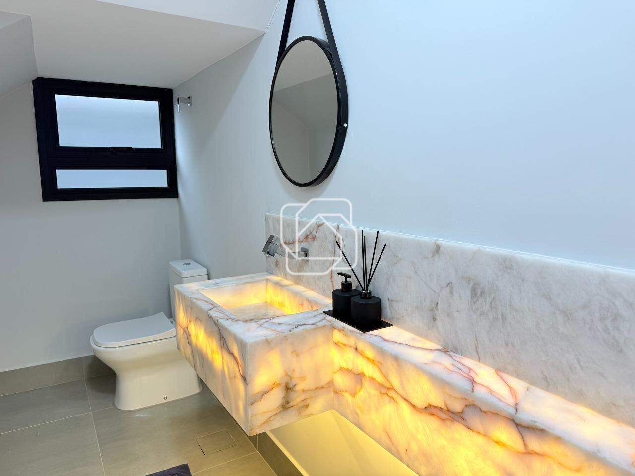 Casa de Condomínio à venda em Itu - SP - Condomínio Villas do Golfe: Lavabo