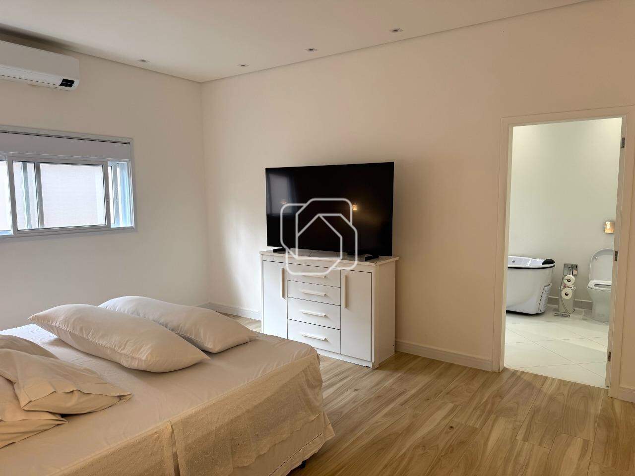 Casa de Condomínio à venda em Salto - SP - Portal dos Bandeirantes Salto: Suíte