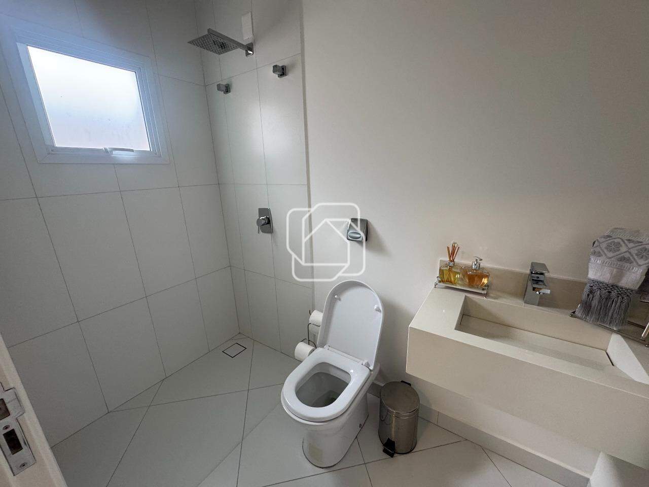 Casa de Condomínio à venda em Salto - SP - Portal dos Bandeirantes Salto: Banheiro