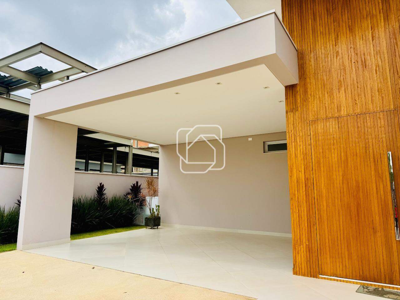 Casa de Condomínio à venda em Salto - SP - Portal dos Bandeirantes Salto: Fachada