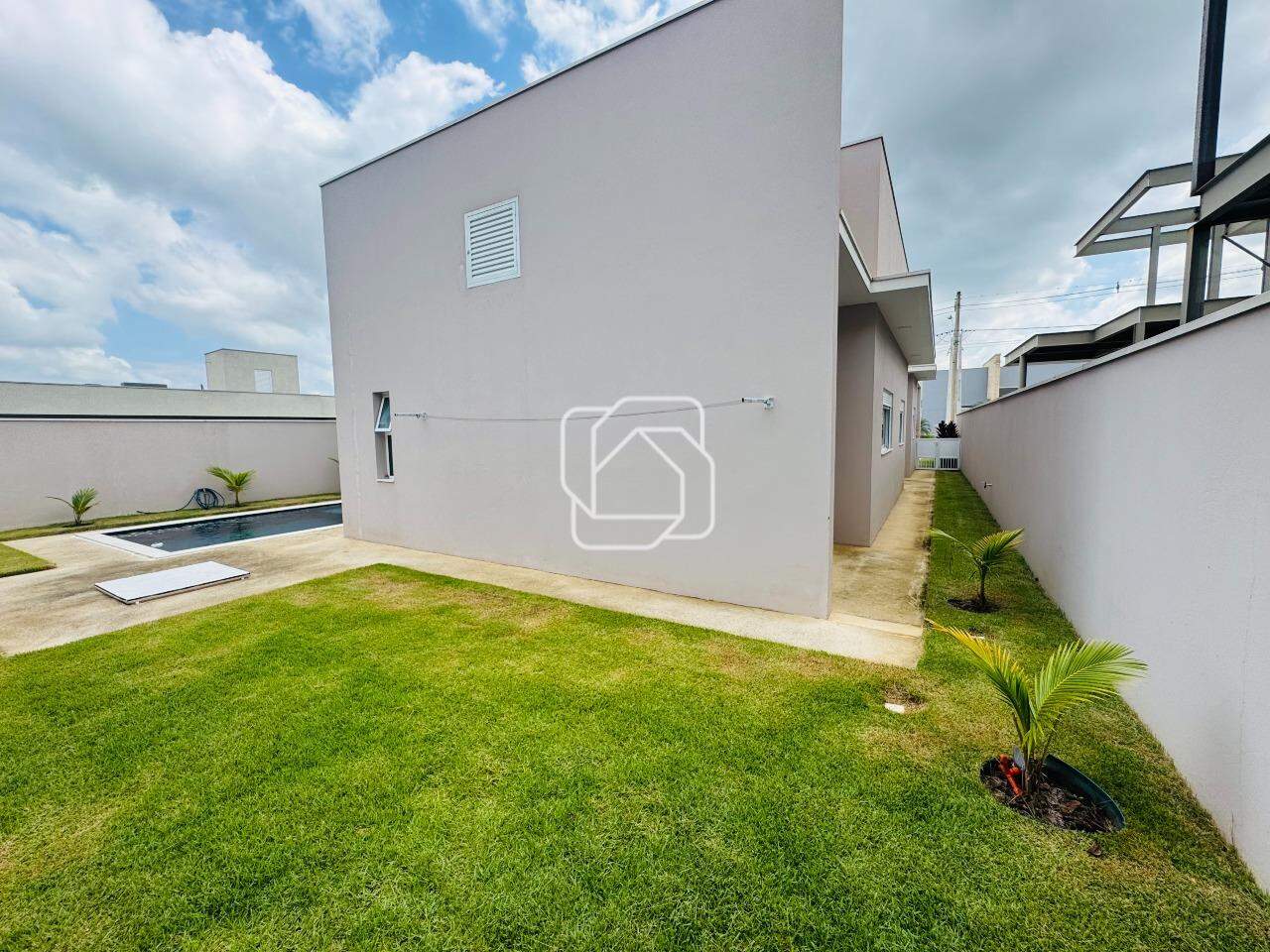 Casa de Condomínio à venda em Salto - SP - Portal dos Bandeirantes Salto: Área externa
