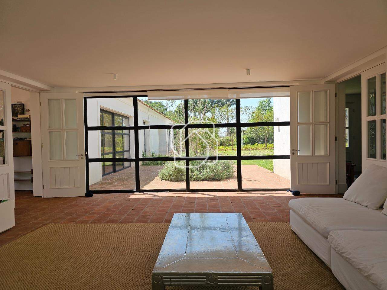 Casa de Condomínio à venda em Itupeva - SP - Fazenda da Grama: Sala de estar