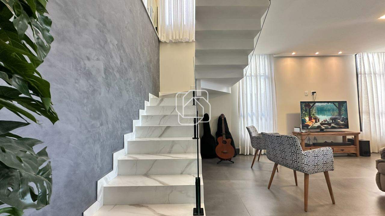 Casa de Condomínio à venda em Indaiatuba - SP - Condomínio Terra Magna: Escadas