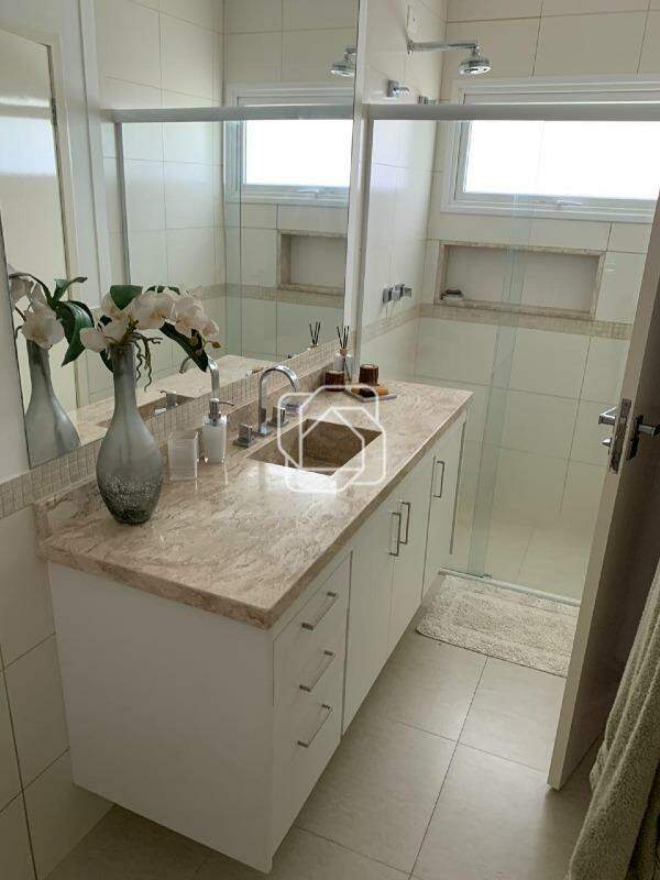 Casa de Condomínio à venda em Salto - SP - Condomínio Moradas São Luiz: Banheiro suíte