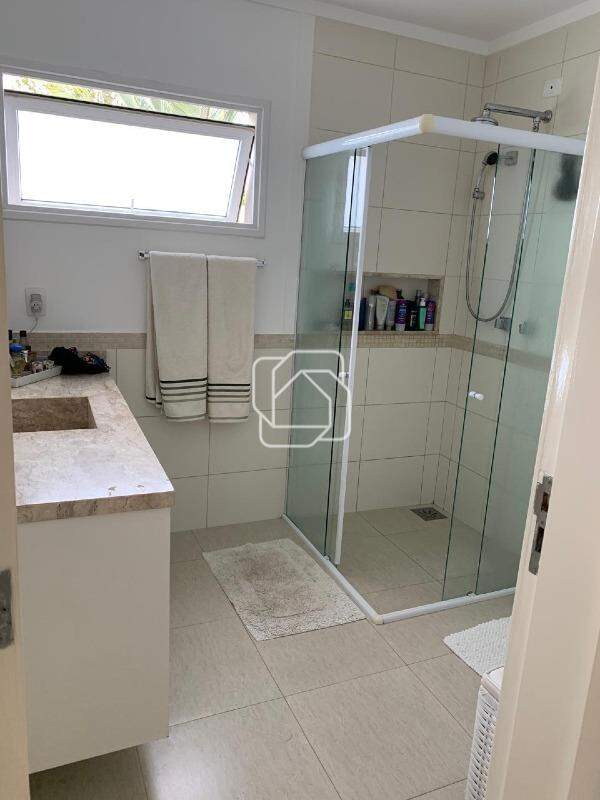 Casa de Condomínio à venda em Salto - SP - Condomínio Moradas São Luiz: Banheiro suíte