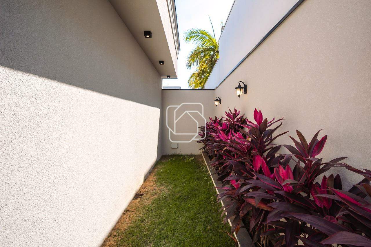 Casa de Condomínio à venda em Indaiatuba - SP - Residencial Duas Marias: Corredor lateral