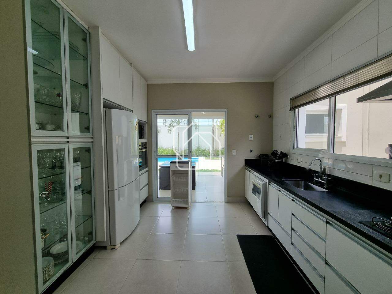 Casa de Condomínio para aluguel em Indaiatuba - SP - Residencial Beira da Mata: Cozinha