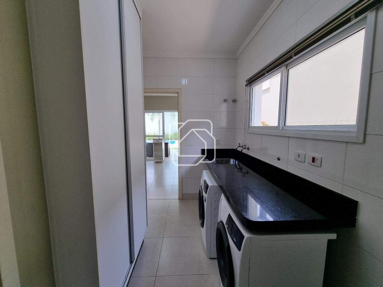 Casa de Condomínio para aluguel em Indaiatuba - SP - Residencial Beira da Mata: Lavanderia