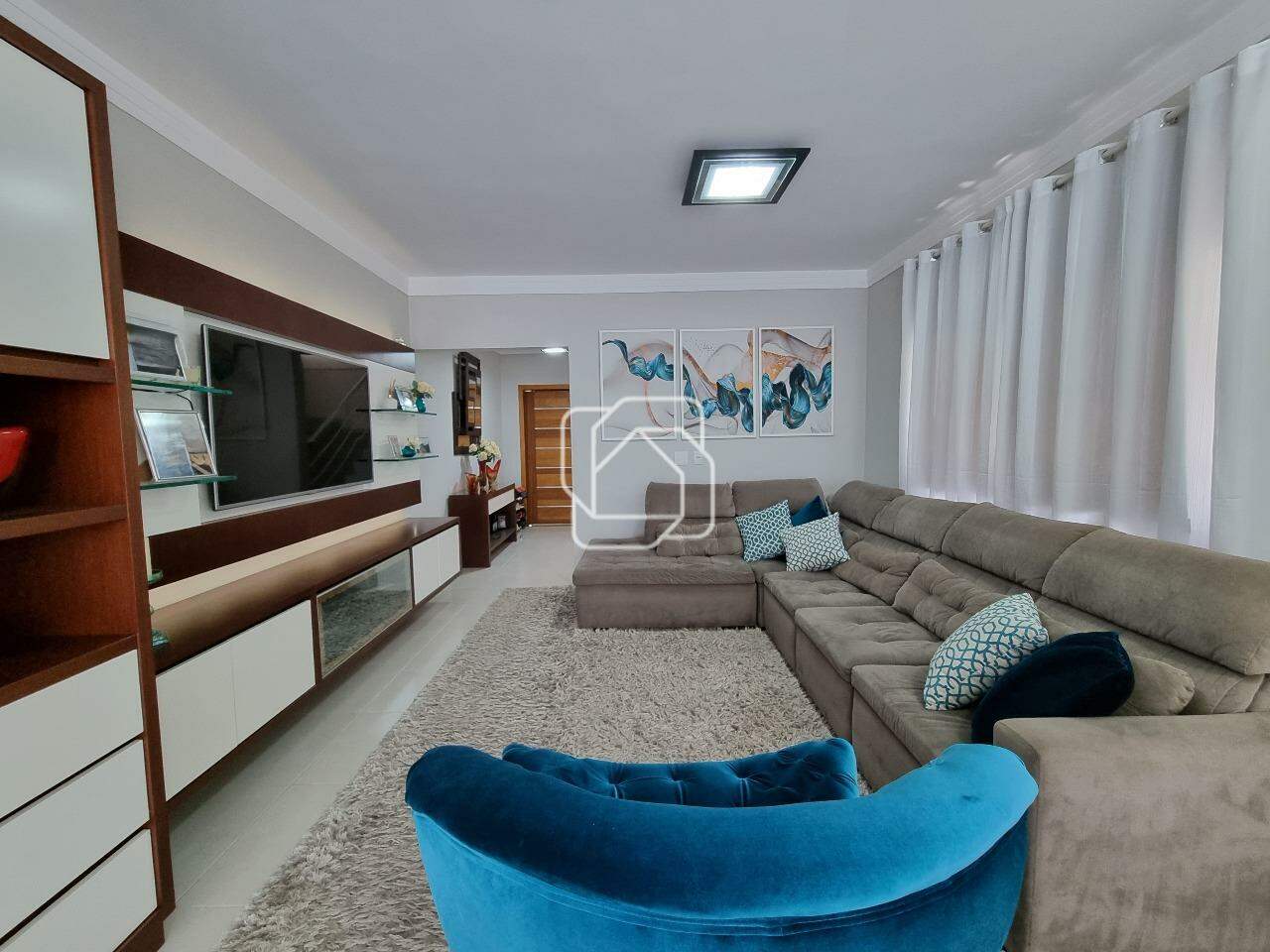 Casa de Condomínio para aluguel em Indaiatuba - SP - Residencial Beira da Mata: Sala de estar