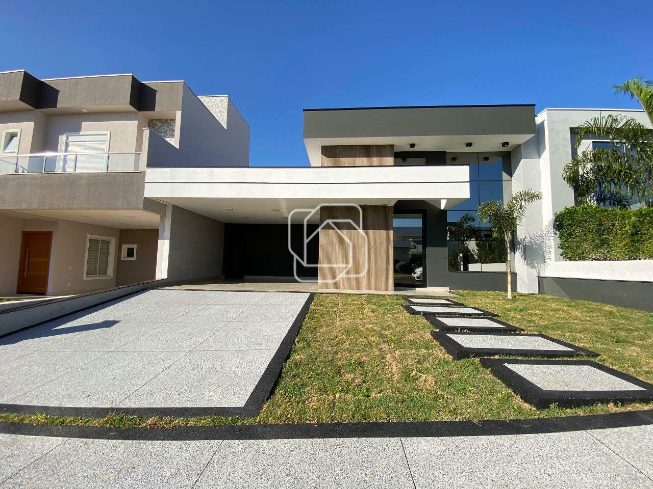 Casa de Condomínio à venda em Indaiatuba - SP - Jardim Residencial Dona Lucilla: Fachada