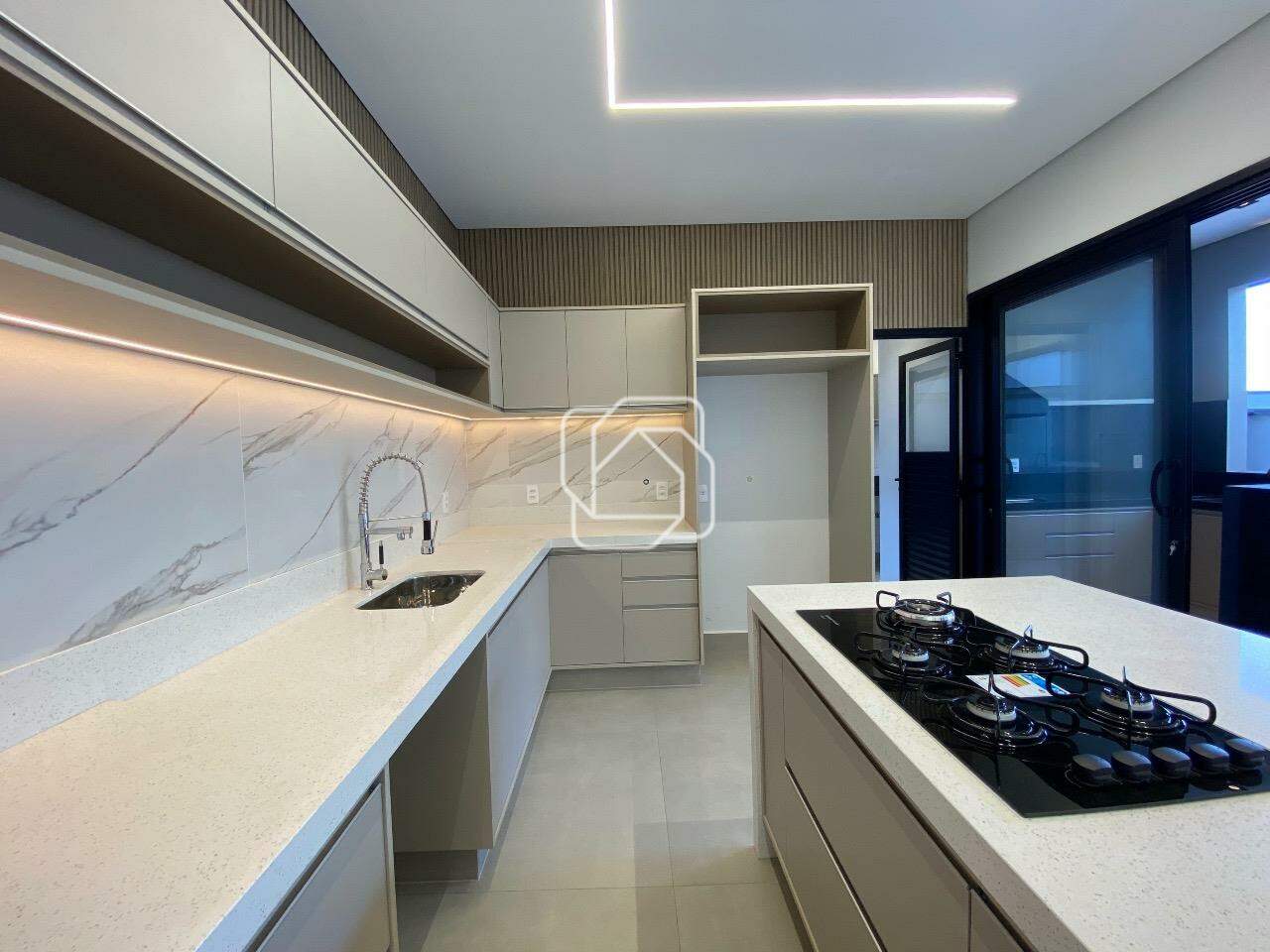 Casa de Condomínio à venda em Indaiatuba - SP - Jardim Residencial Dona Lucilla: Cozinha integrada
