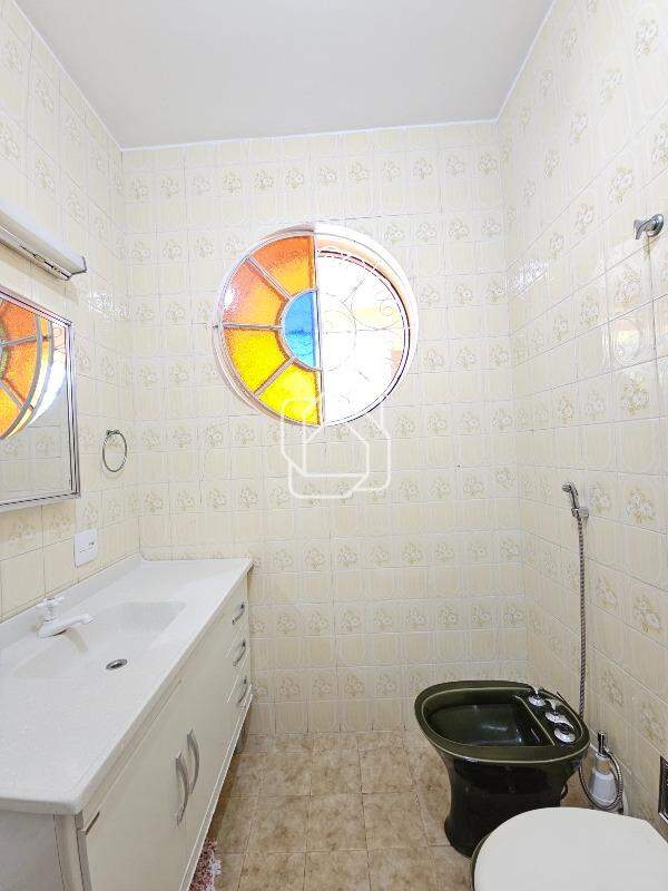 Casa de Condomínio à venda em Indaiatuba - SP - Recanto das Flores: Banheiro