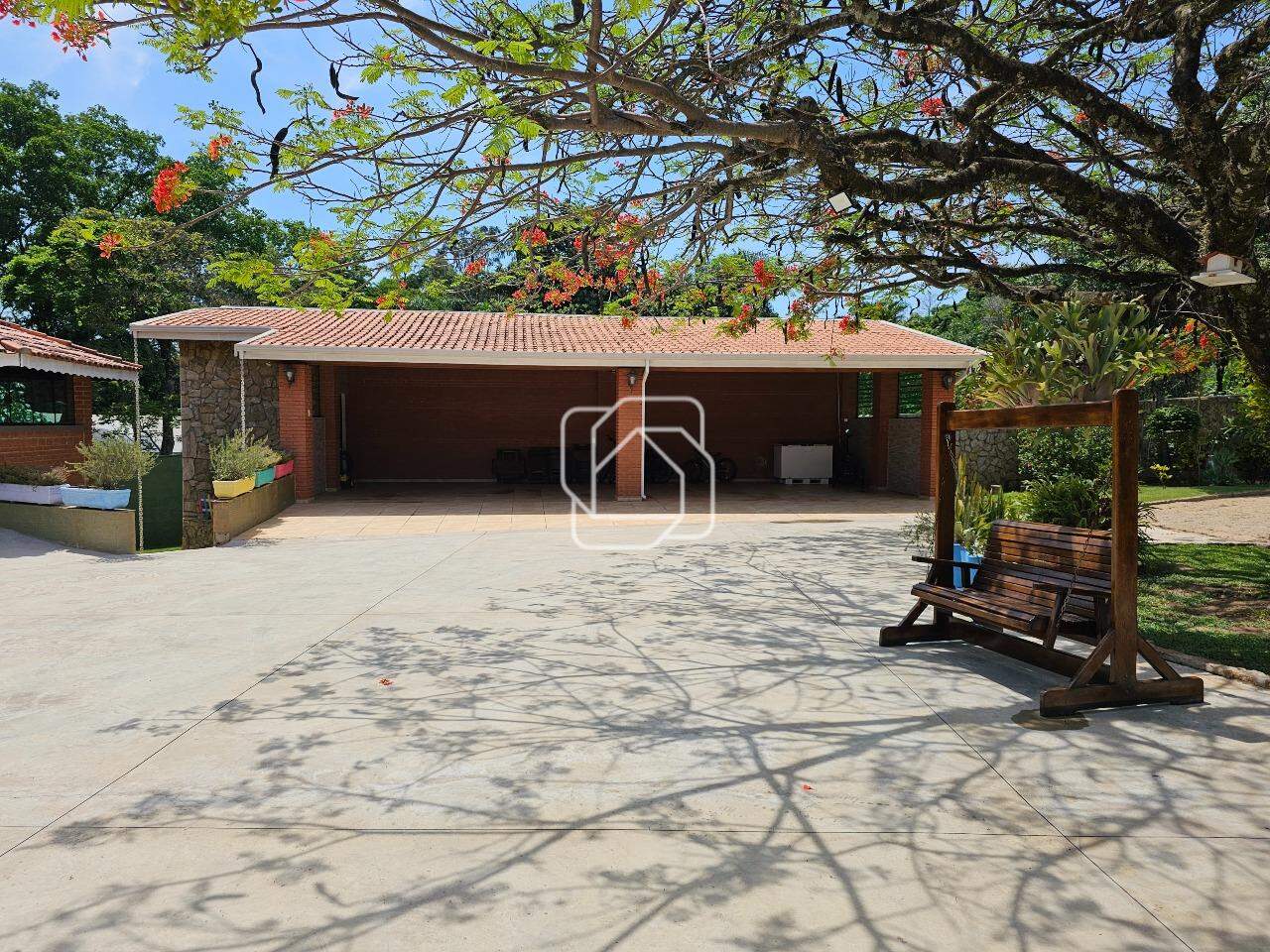 Casa de Condomínio à venda em Indaiatuba - SP - Recanto das Flores: Garagem