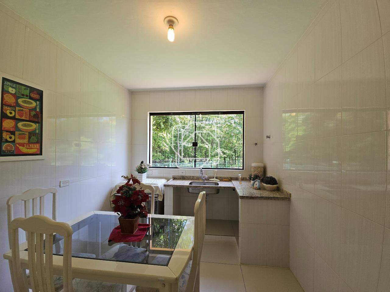 Casa de Condomínio à venda em Indaiatuba - SP - Recanto das Flores: Cozinha- casa de hóspedes